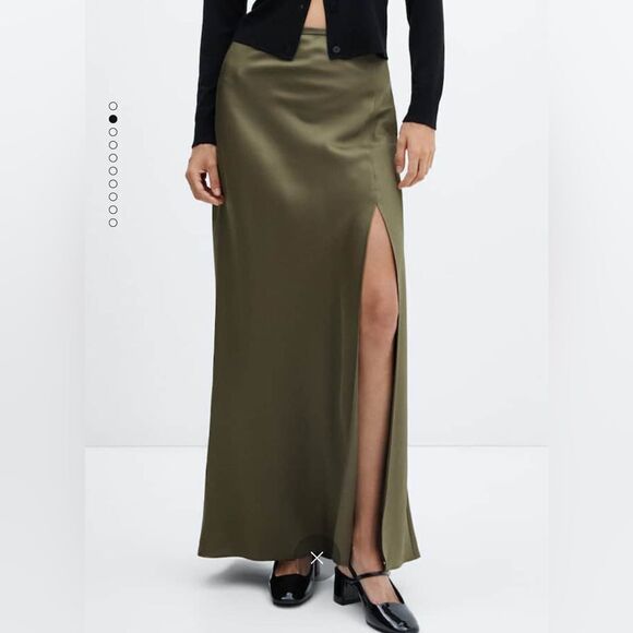 Green satin skirt with side slit. Great condition worn 1x - Picture 1 of 2